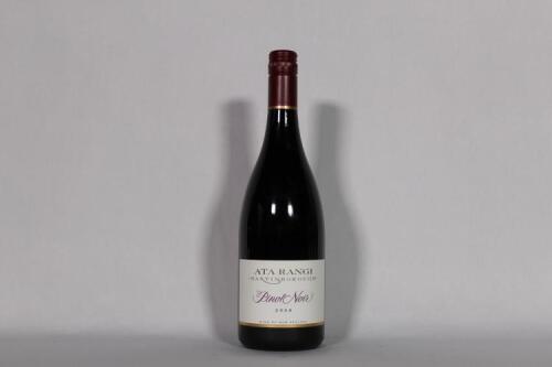 (1) 2011 Ata Rangi Pinot Noir, Martinborough