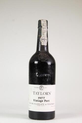 (1) 1977 Taylor's Vintage, Oporto