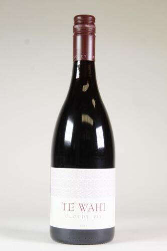 (1) 2011 Cloudy Bay Te Wahi Pinot Noir, Central Otago