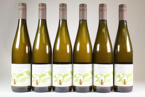 (6) 2009 Kerner Estate Vineyard Pinot Blanc, Marlborough
