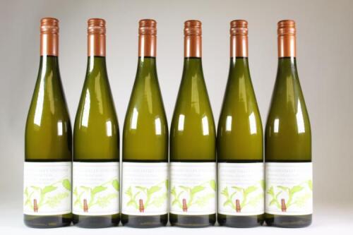 (6) 2010 Kerner Estate Vineyard Pinot Blanc, Marlborough