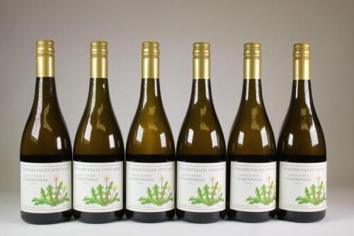 (6) 2010 Lion's Tooth Chardonnay, Waikari