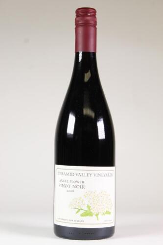 (1) 2006 Angel Flower Pinot Noir, Waikari