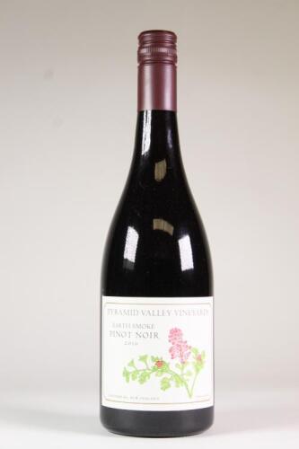 (1) 2010 Earth Smoke Pinot Noir, Waikari