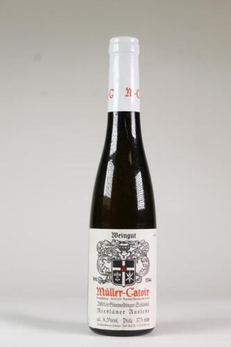 (1) 2001 Muller-Catoir Gimmeldinger Schlossel Rieslaner Auslese 375ml, Pfalz