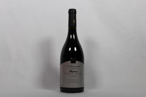 (1) 2000 Te Kairanga Reserve Pinot Noir, Martinborough