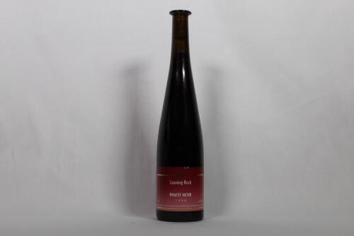 (1) 1998 Leaning Rock Pinot Noir, Central Otago