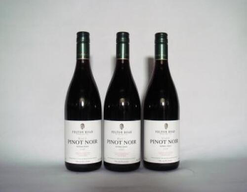 (3) 2005 Felton Road Block 5 Pinot Noir, Bannockburn Central Otago