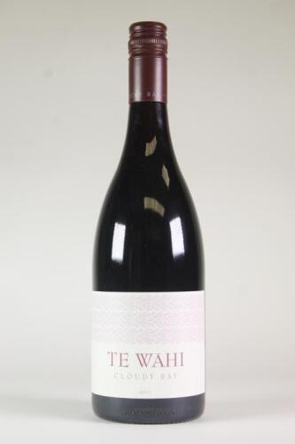 (1) 2011 Cloudy Bay Te Wahi Pinot Noir,&nbsp;Central Otago&nbsp;