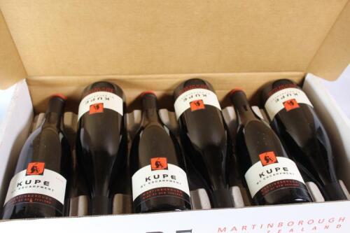 (6) 2009 Escarpment Kupe Pinot Noir, Martinborough