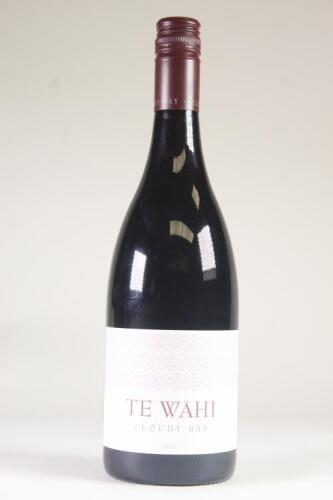 (1) 2011 Cloudy Bay Te Wahi Pinot Noir, Central Otago