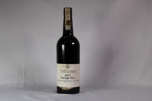 (1) 1977 Taylors Vintage, Oporto RP95