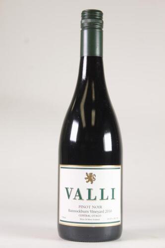 (1) 2010 Valli Pinot Noir, Bannockburn