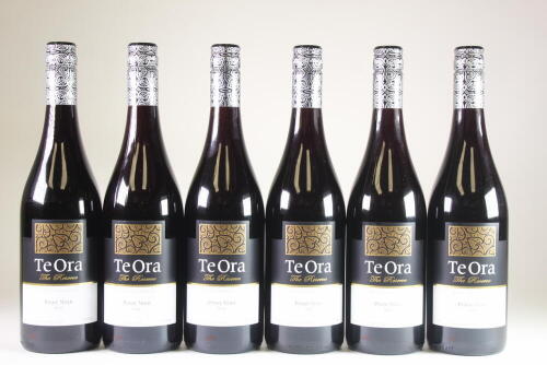 (6) 2020 Te Ora The Reserve Pinot Noir, Martinborough
