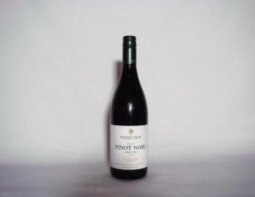 (1) 2010 Felton Road Block 5 Pinot Noir, Bannockburn Central Otago