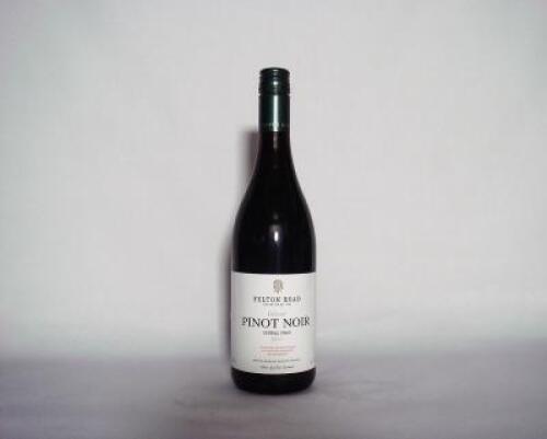 (1) 2013 Felton Road Calvert Pinot Noir, Bannockburn Central Otago