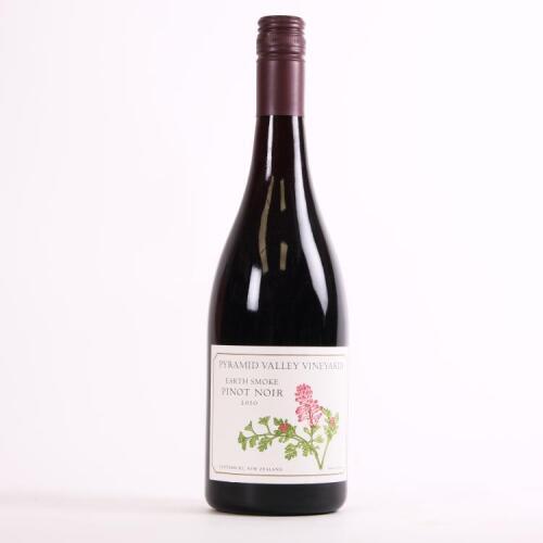 (1) 2010 Pyramid Valley Vineyards Earth Smoke Pinot Noir, Waikari