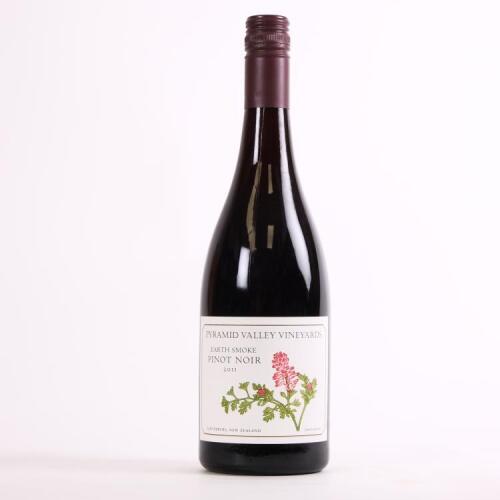 (1) 2011 Pyramid Valley Vineyards Earth Smoke Pinot Noir, Waikari