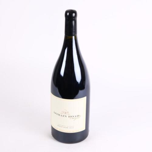 (1) 2013 Domain Road Pinot Noir 1500ml, Central Otago