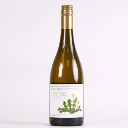 (1) 2013 Pyramid Valley Vineyards Lion's Tooth Chardonnay, Waikari