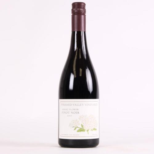 (1) 2010 Pyramid Valley Vineyards Angel Flower Pinot Noir, Waikari