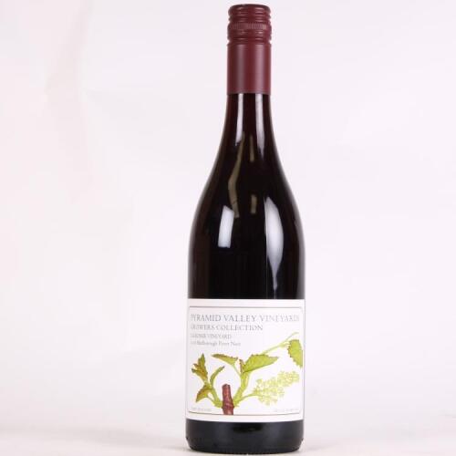 (1) 2016 Pyramid Valley Vineyards Growers Collection Calrossie Pinot Noir, Marlborough