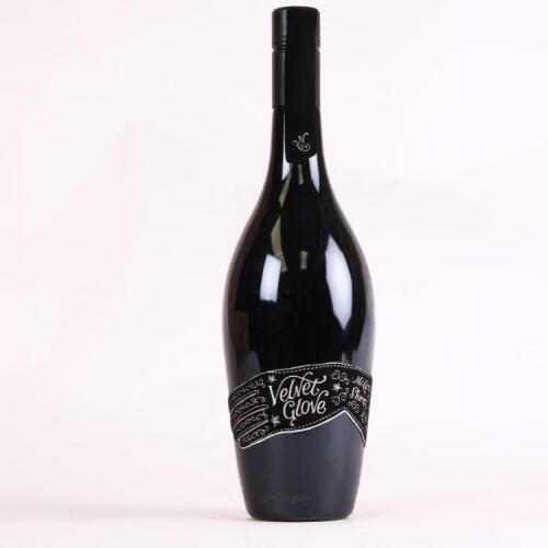 (1) 2010 Mollydooker The Velvet Glove, McLaren Vale SA